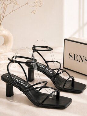 SENSO Wella Black Strappy Sandal Square Toe Minimalist Kitten Heel NIB